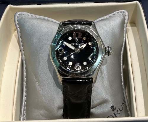 Pre-owned Corum