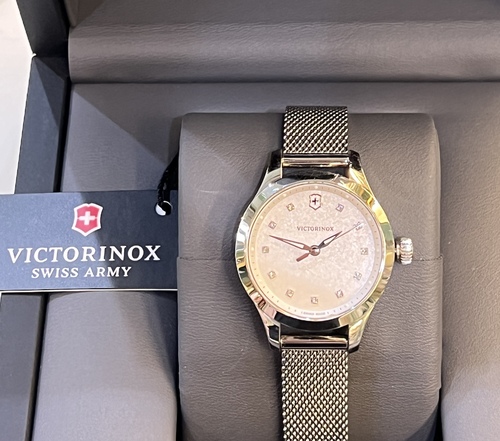 Pre-owned Victorinox